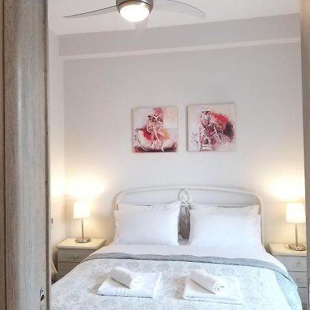 New, Bright, Cozy, Autonomous Apartment With Private Entrance And Garden, 42 M2, 5Min To The Beach And City Center Каламата Экстерьер фото