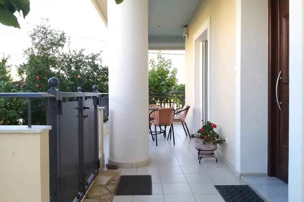 New, Bright, Cozy, Autonomous Apartment With Private Entrance And Garden, 42 M2, 5Min To The Beach And City Center Каламата Экстерьер фото