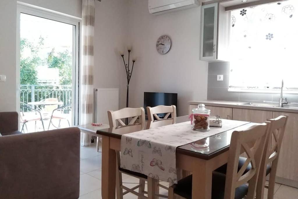 New, Bright, Cozy, Autonomous Apartment With Private Entrance And Garden, 42 M2, 5Min To The Beach And City Center Каламата Экстерьер фото