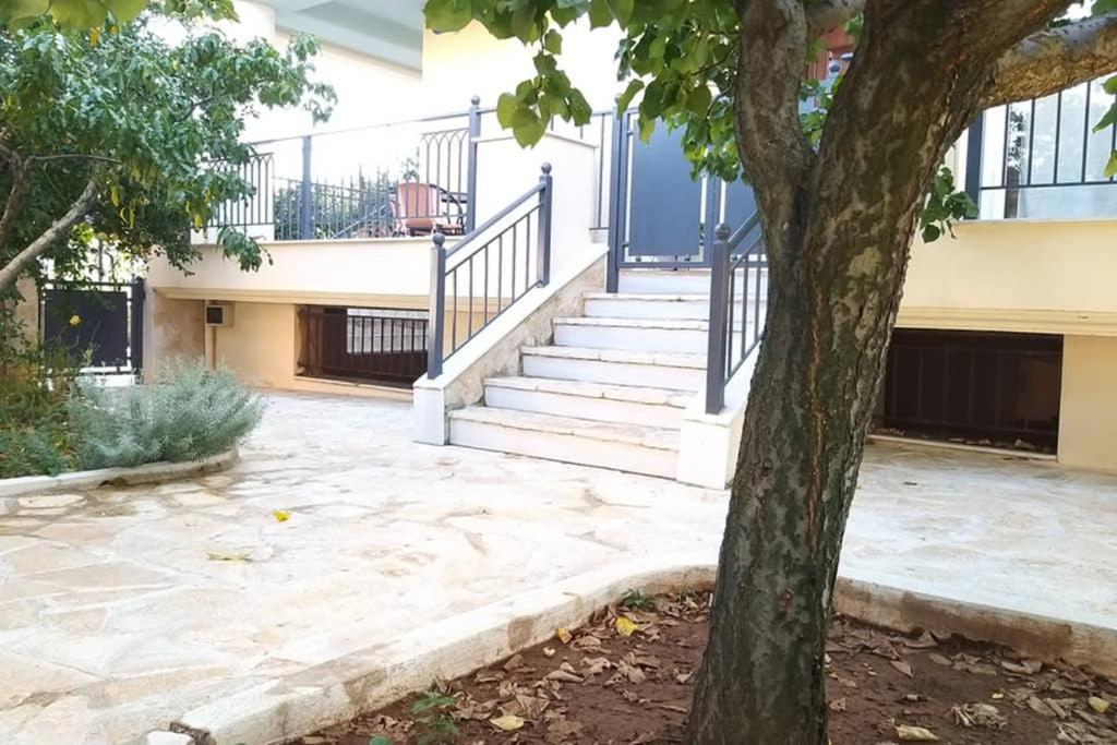 New, Bright, Cozy, Autonomous Apartment With Private Entrance And Garden, 42 M2, 5Min To The Beach And City Center Каламата Экстерьер фото