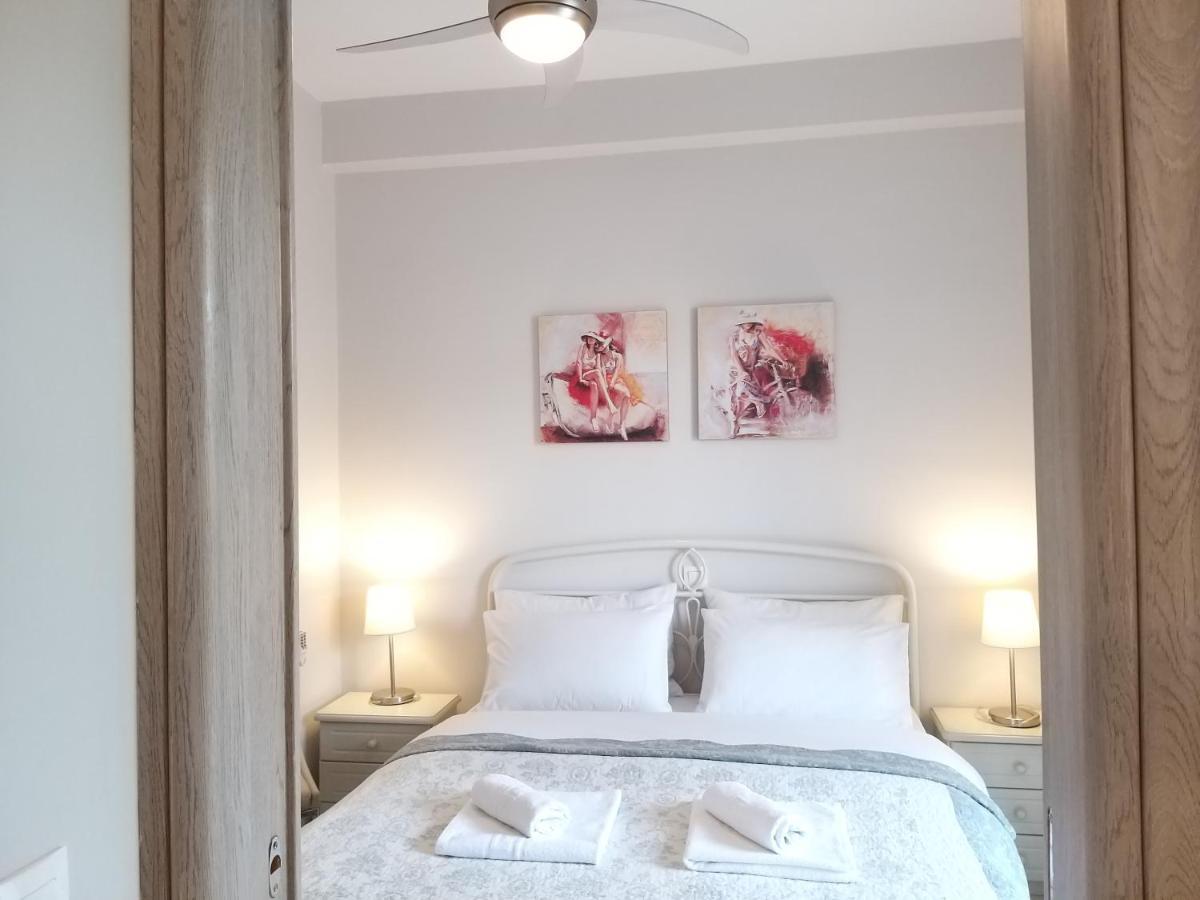 New, Bright, Cozy, Autonomous Apartment With Private Entrance And Garden, 42 M2, 5Min To The Beach And City Center Каламата Экстерьер фото